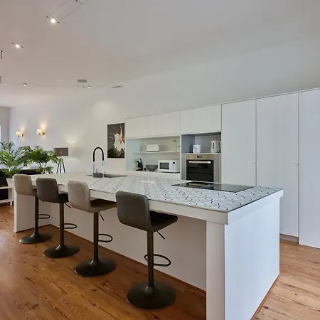 Luna Rossa By Homie 푼샬